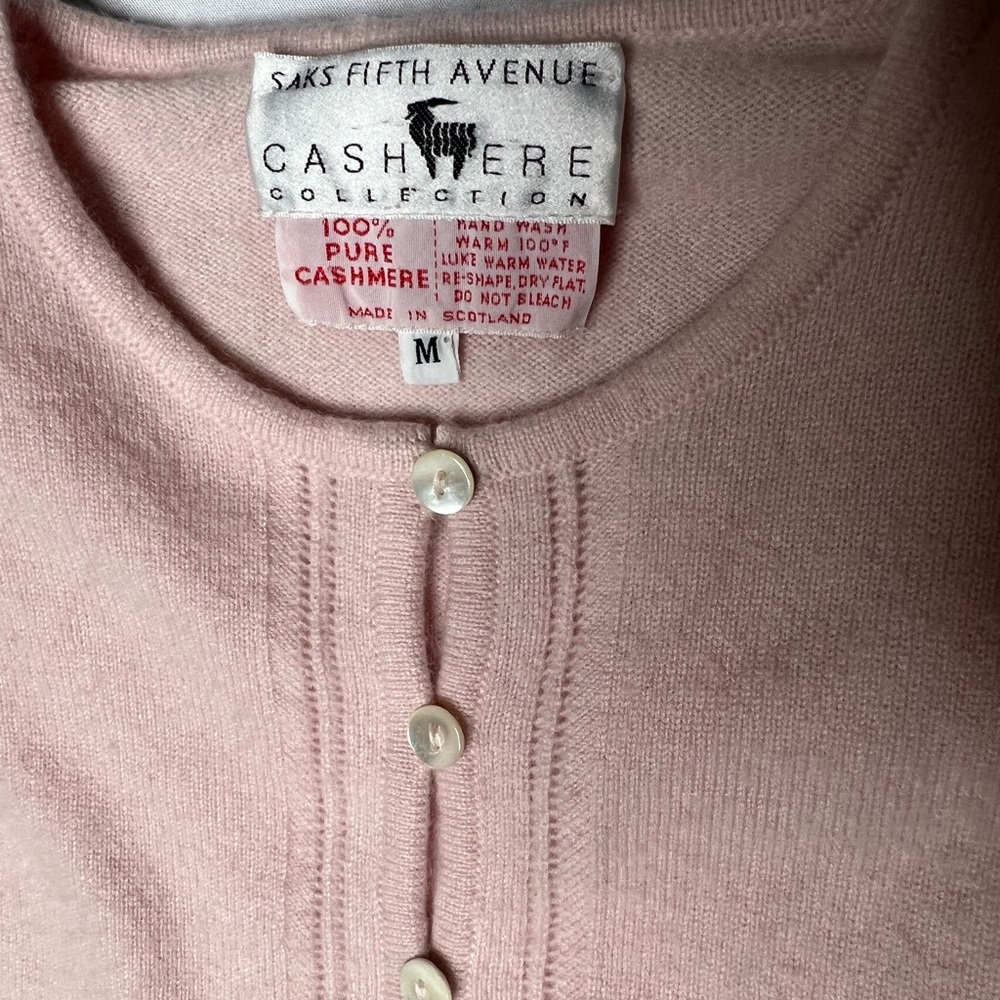Vintage Saks Fifth Avenue Pink 100% Cashmere Sweater size M w/Abalone Buttons